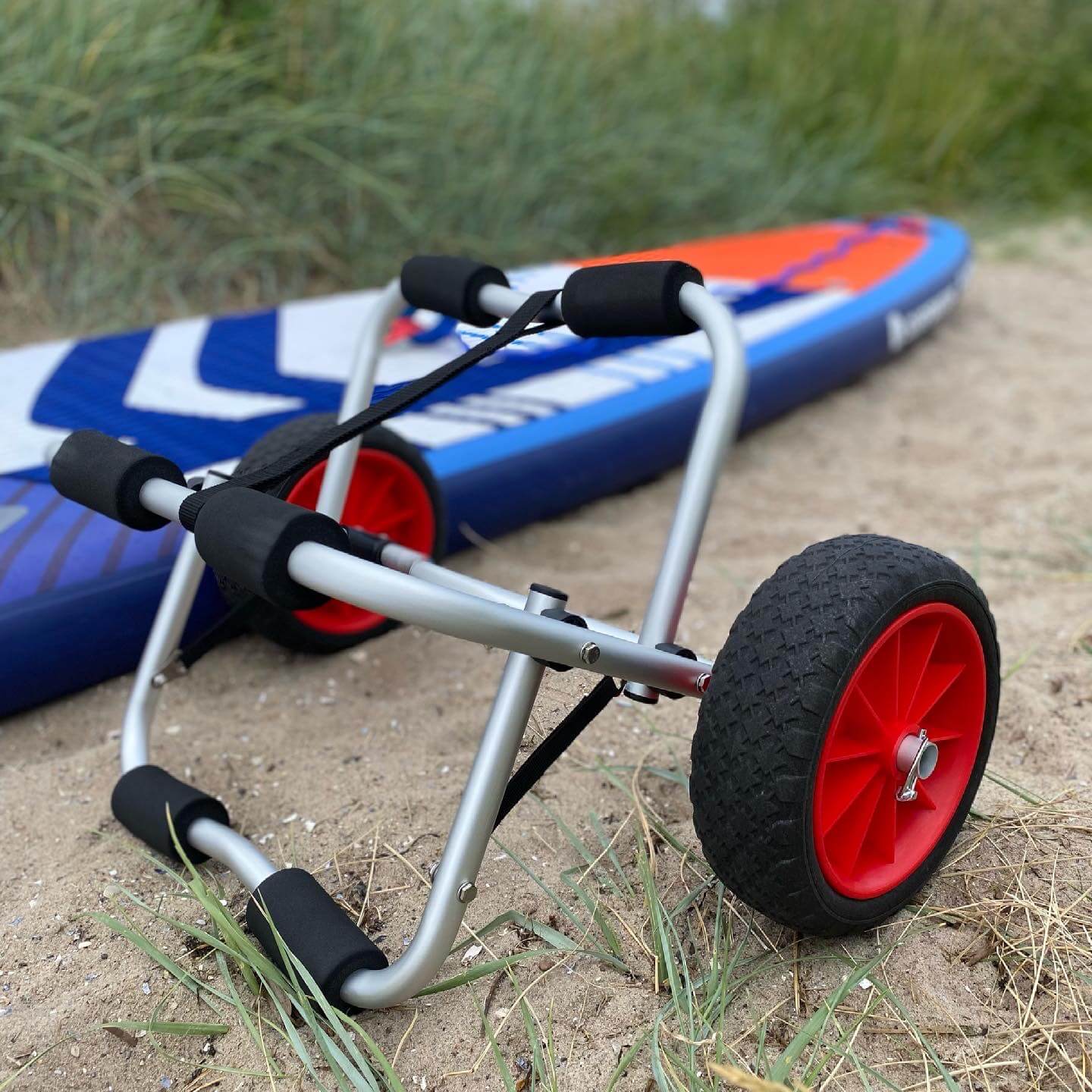 surfmore-kajakvogn-paddleboard-vogn-paa-sand