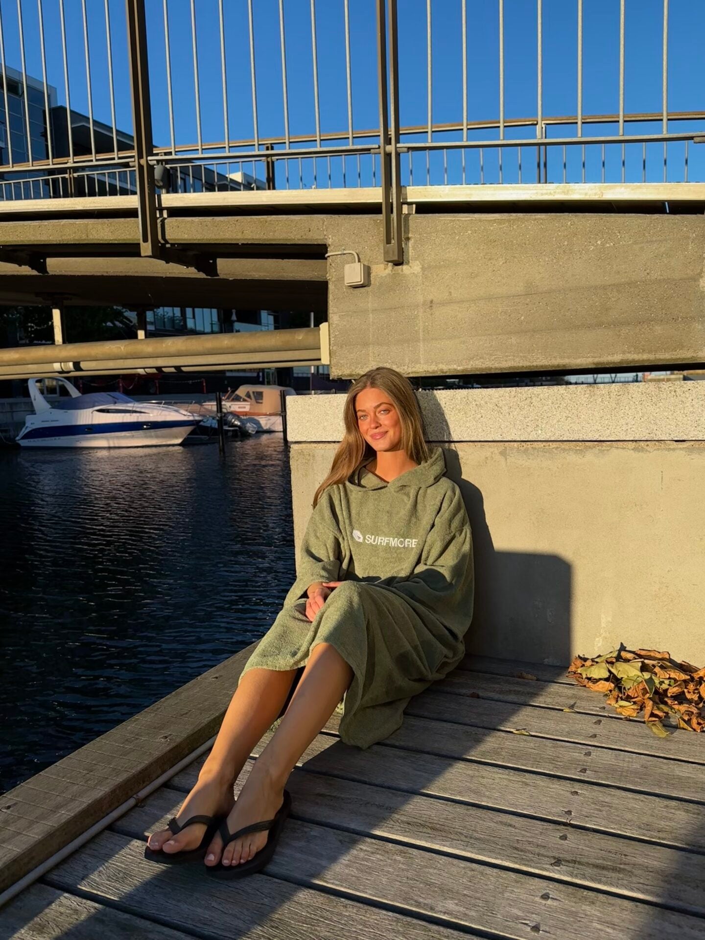 surfmore-badeponcho-seagreen-dame-02