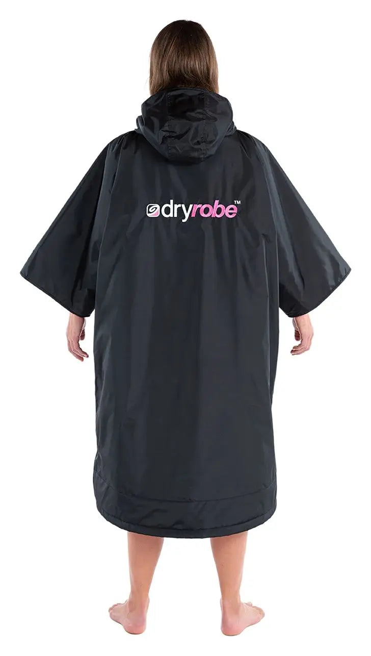 dryrobe Advance Short Sleeve V3 - Small - Sort/Lyserød