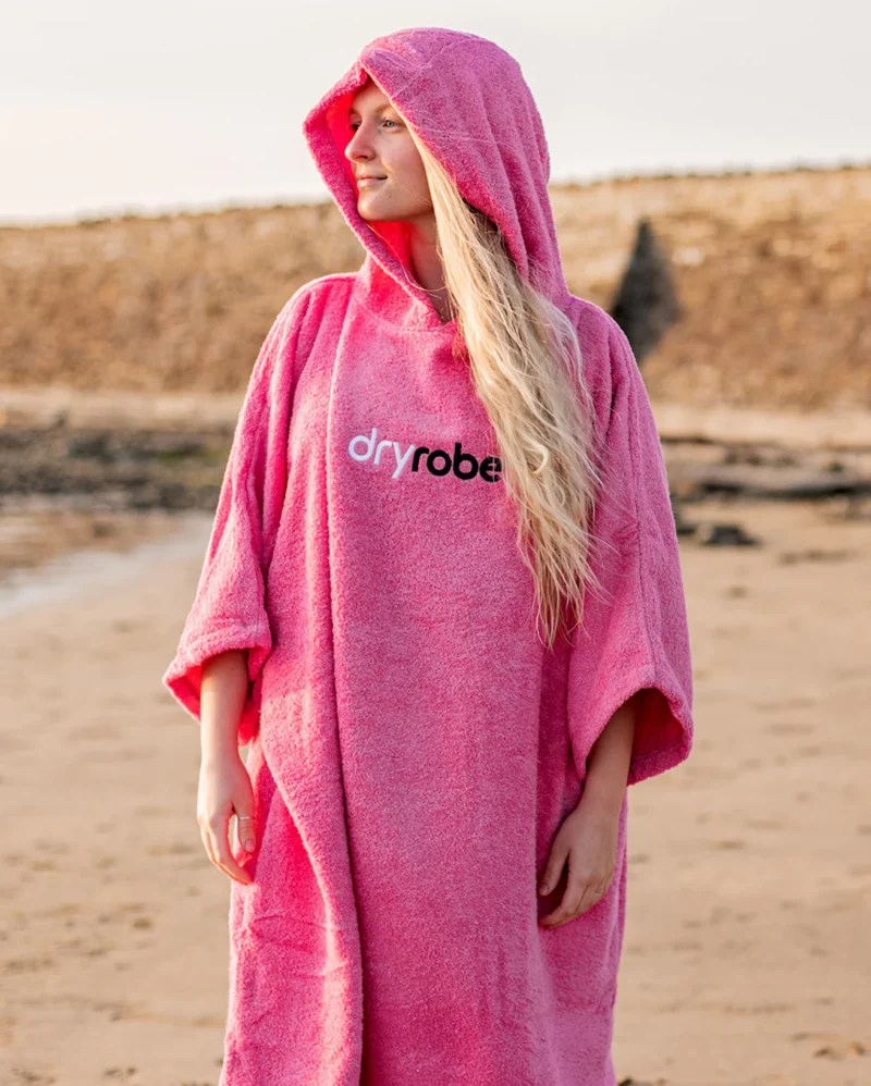 dryrobe-badeponcho-oekologisk-bomuld-pink-dame-01